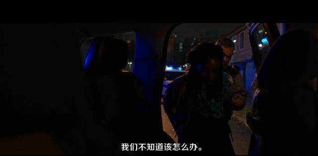 女S丝袜足控坐脸Vk诱惑，极致体验征服欲望，黑色诱惑引爆感官刺激