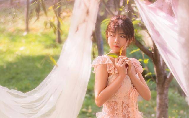 婷婷综合色五月久久展现绝美风采，独特魅力吸引目光，时尚搭配引领潮流