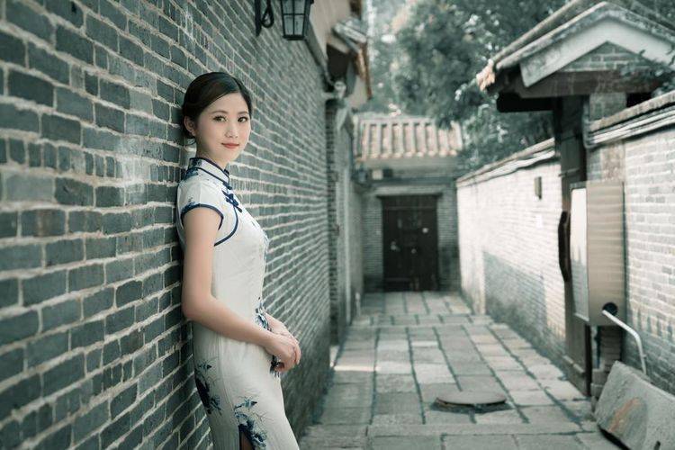 中国老熟女蜕变故事，展现成熟女性魅力，优雅转身惊艳时光