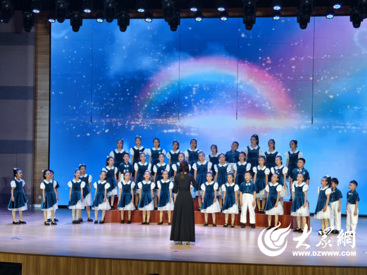 2.美女人体艺术图，自然光影交织，诠释唯美与力量，绽放独特艺术风采