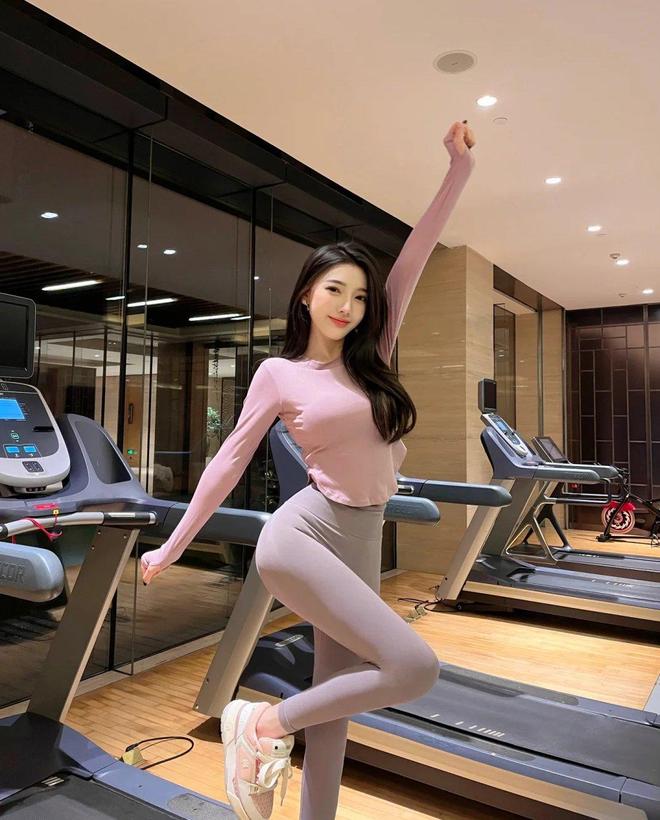 风情万种高颜值骨感美女白浆，魅力四射惹人爱，绝美身材令人心动，时尚写真惊艳全场