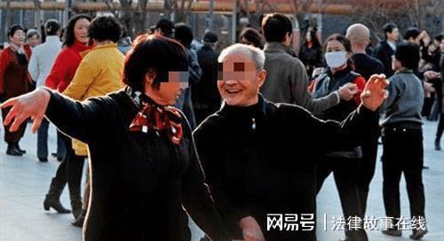 老熟妇欲乱一区二区三区引发热议，探讨社会现象，关注情感需求与道德边界