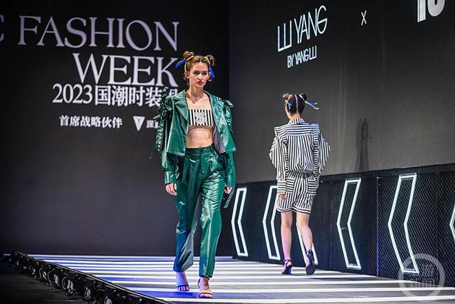 亚洲日韩VA风格解析，探索最新潮流趋势，打造独特时尚魅力