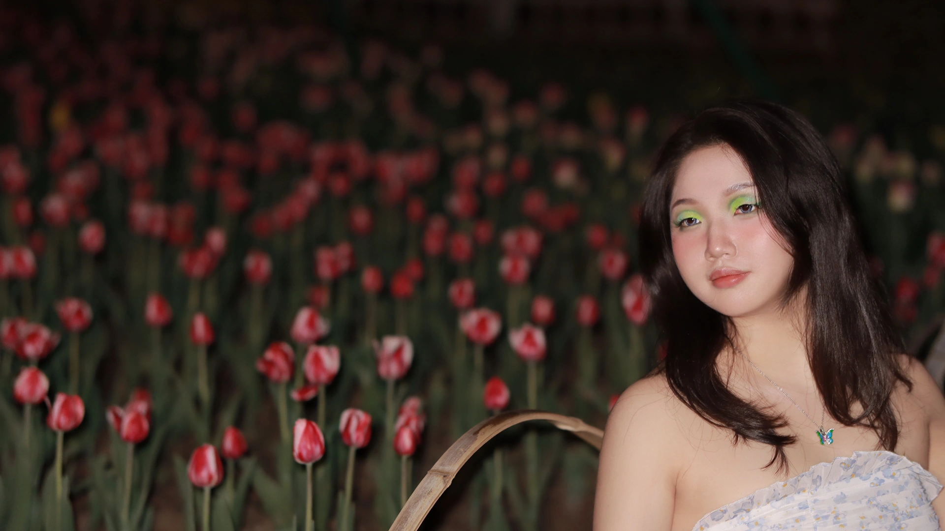 金香郁成人午夜迷情，沉醉夜色，绽放诱惑芬芳