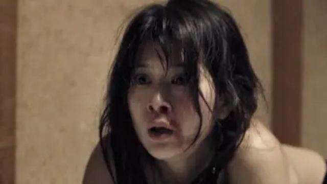 2.少女破处日B大片，禁忌青春，深夜影院热映中，欲望与成长交织