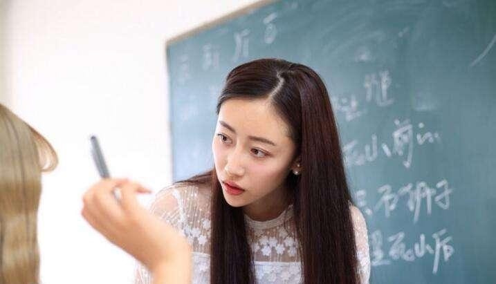 国产白色大学女教师实用指南角色塑造拍摄技巧解析