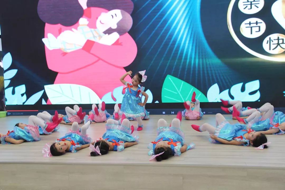国际婷婷激情在线展现时尚魅力，传递快乐能量，点燃生活热情