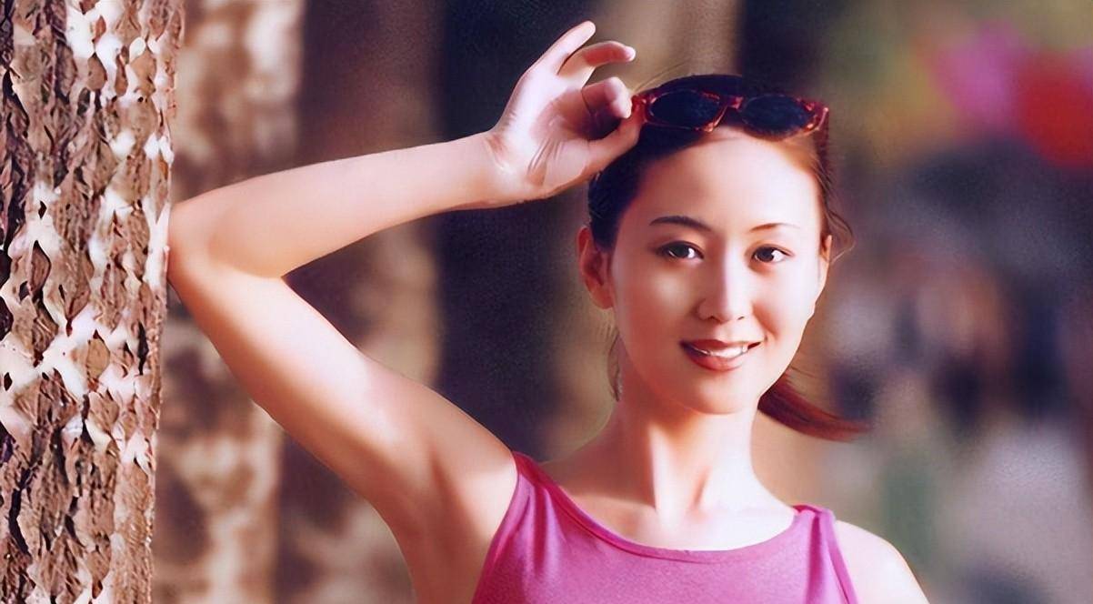 陈丽佳灯35专辑高清版震撼发布，全新视觉盛宴，点亮音乐梦想