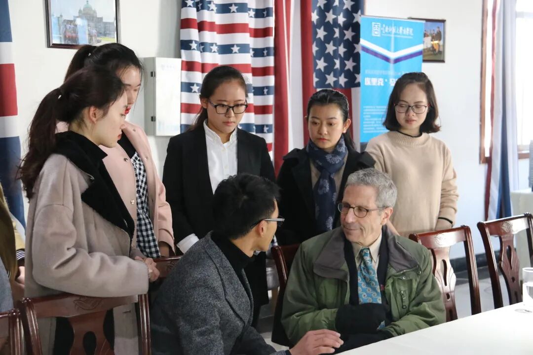 2.老外口述交换做爰全过程视频浜，真实记录跨国交流，探索文化差异中的亲密互动