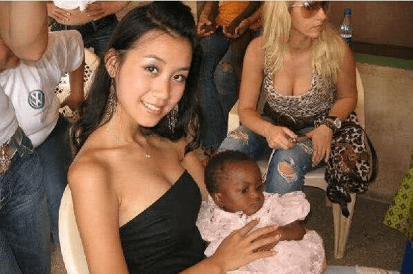 欧美黑人成人综合精彩内容大放送，热门影片推荐，独家幕后花絮揭秘