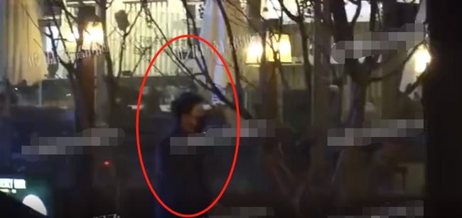 1.偷拍美女洗澡惊现神秘黑影