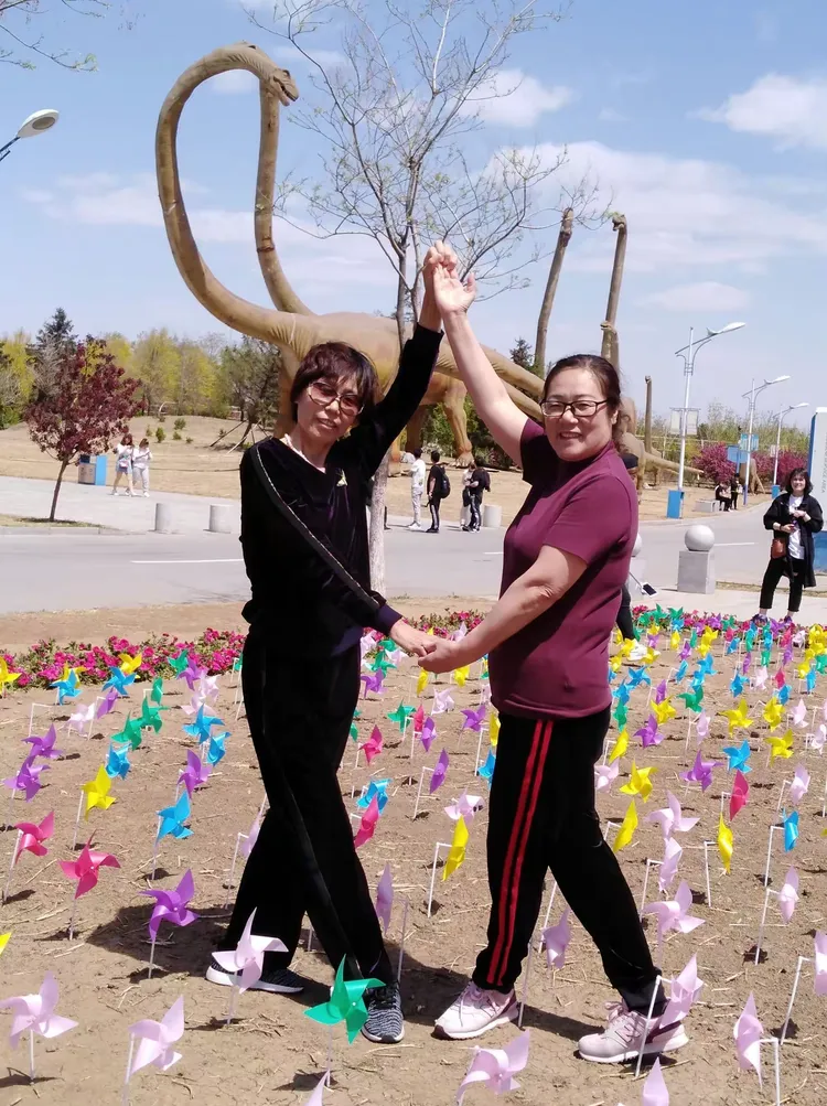 精品人妻卡一卡二魅力无限，温柔体贴惹人爱，幸福生活乐开怀