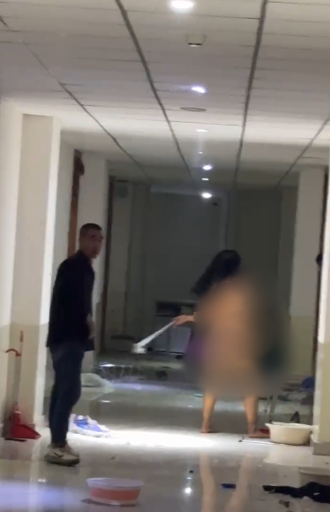 1.女学生裸体视频浜流出引发争议 1.女学生裸体视频浜流出引发争议