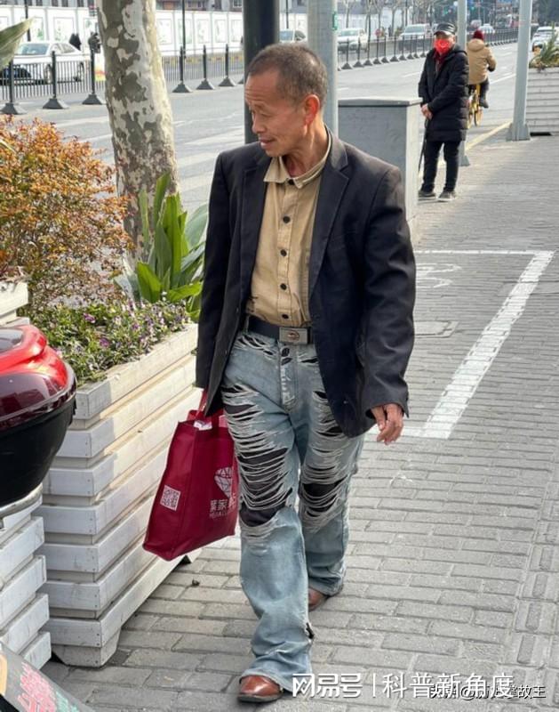 老头和老头A片视频播放引发热议，探讨老年群体需求，关注网络内容健康