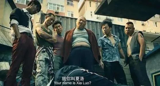 老头XXX╳XⅩX性Tv恋老 独特魅力与情感探索，深度解析老年爱情，真实故事与时代共鸣