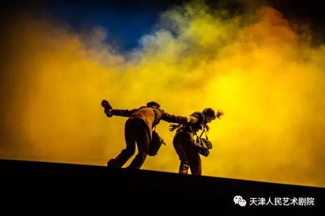 少妇浜风情故事海滨小镇的浪漫邂逅，温暖人心的治愈之旅，细腻情感描绘