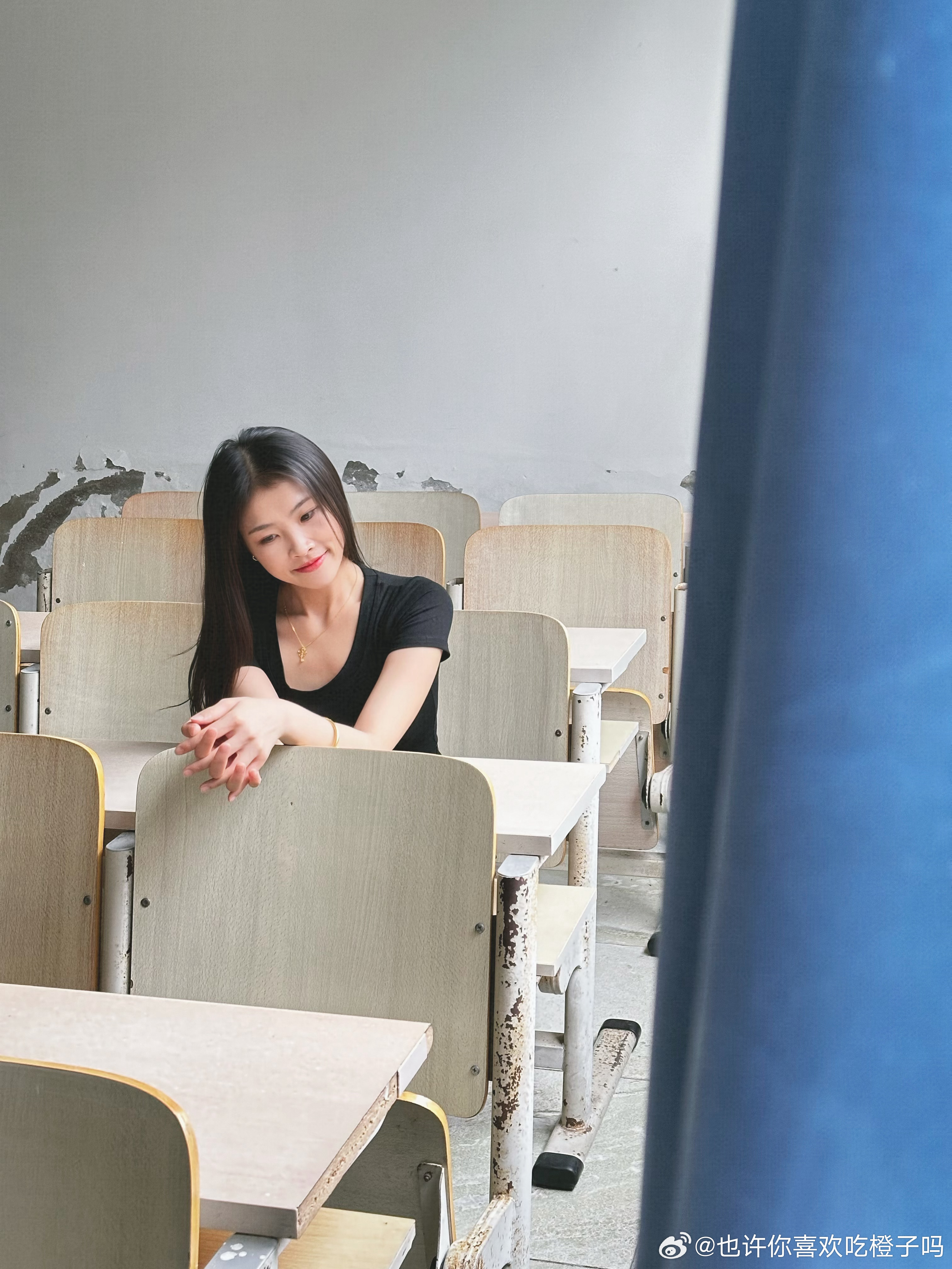 2.国产大学生毛片浜校园记忆，青春迷茫，友情与梦想交织的成长旅程