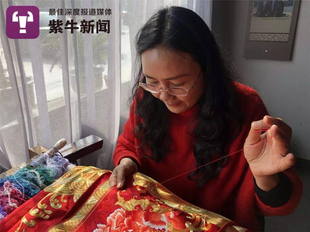 妈妈的绣感传承温暖母爱绣出家的温馨与感动