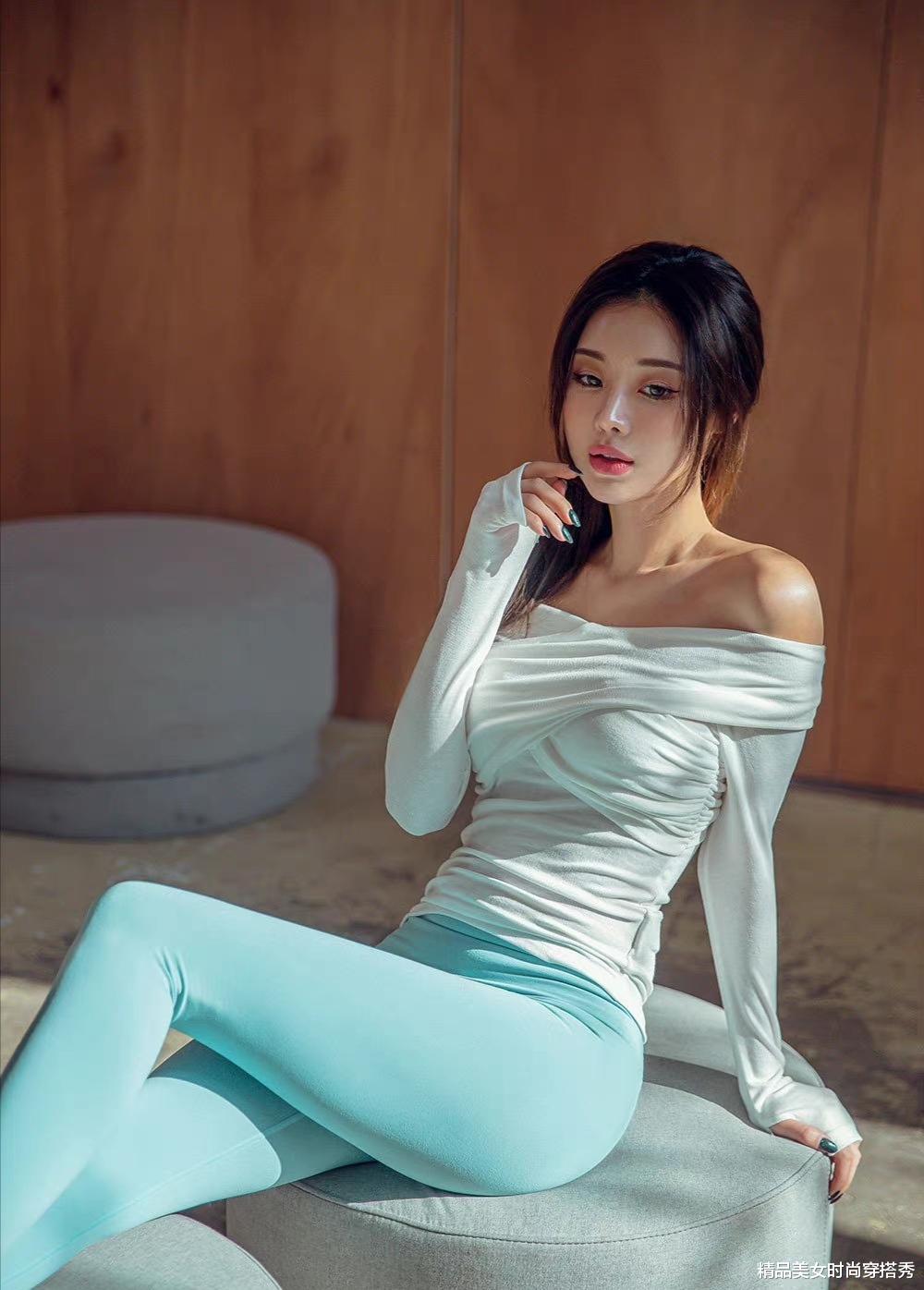 中国美女BB魅力无限，时尚穿搭，精致妆容，展现东方优雅气质