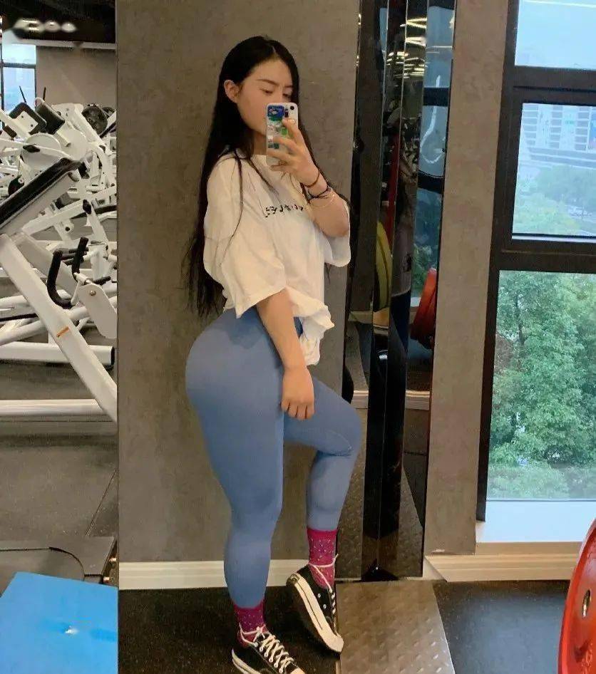 国产熟女在线热辣视频，性感少妇，激情演绎，精彩不断