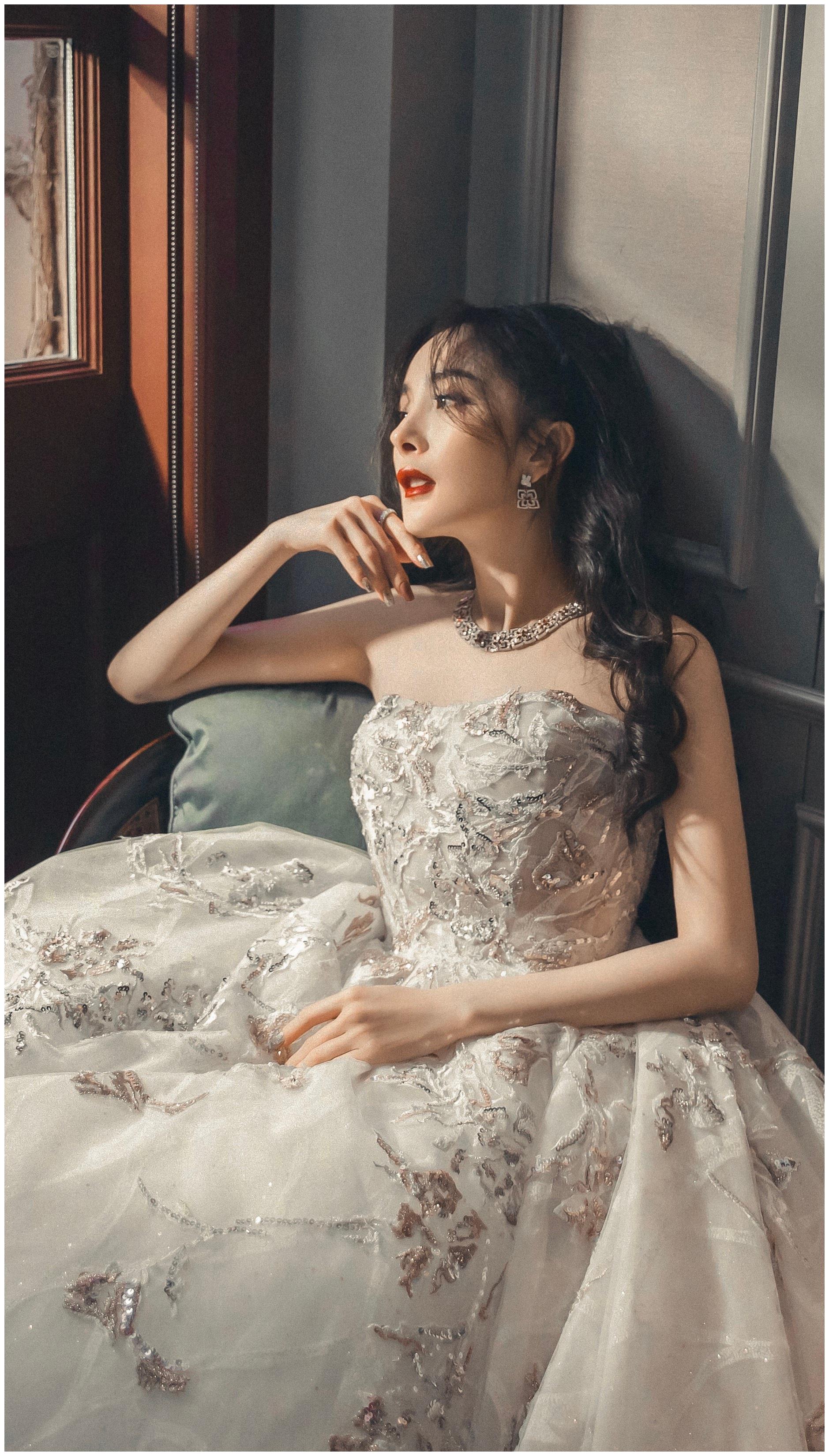 成熟丰满女人少妇直播浜热辣演绎，风情万种迷人瞬间，尽享视觉盛宴
