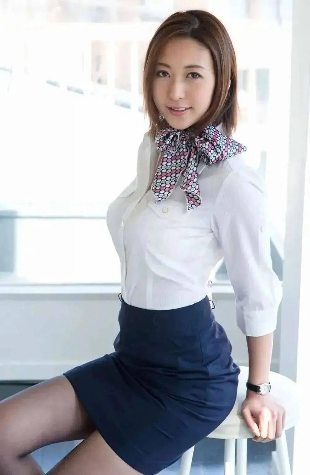 1.国产熟女AV风情万种魅力无限