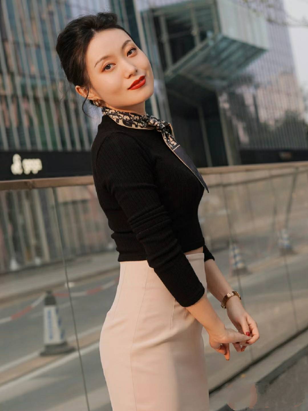 挪威熟妇HD展现北欧风情魅力，优雅成熟女性故事，探索自然与人文之美