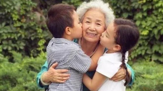 亚洲老奶大老太的养生秘诀，健康长寿，快乐生活，传统智慧与现代结合