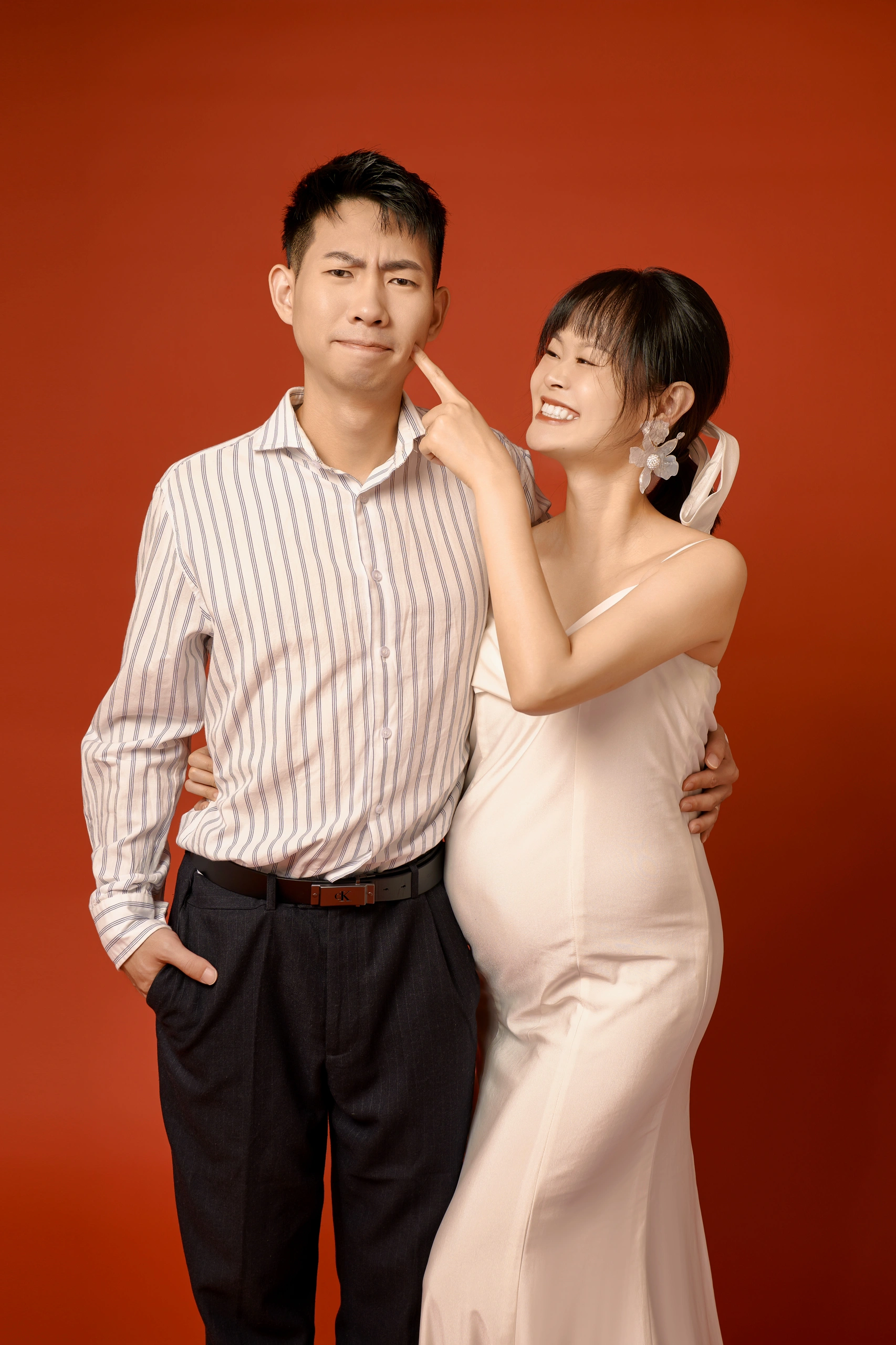 2.玩大肚子孕妇孕妇交，探索孕期乐趣，感受独特互动，分享温馨时刻