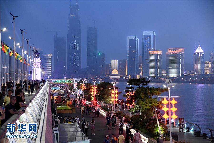 久久夜色视频精彩呈现都市夜生活魅力，沉醉光影浪漫，探索不眠之夜