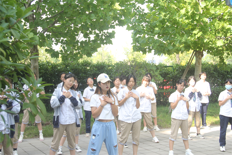 亚洲校园春色一区二区绽放青春风采，感受独特校园文化，探索春日里的活力与浪漫