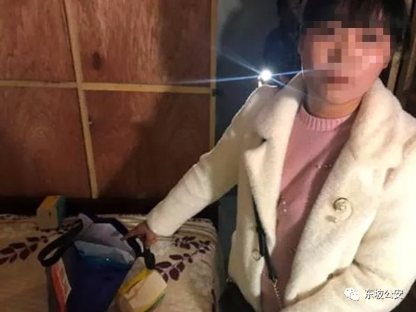 四川黄色毛片引发热议，网友热议背后真相，警方介入调查