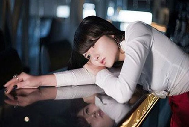 尹人妻久久视频精彩片段，真实情感故事，感人至深的爱情回忆