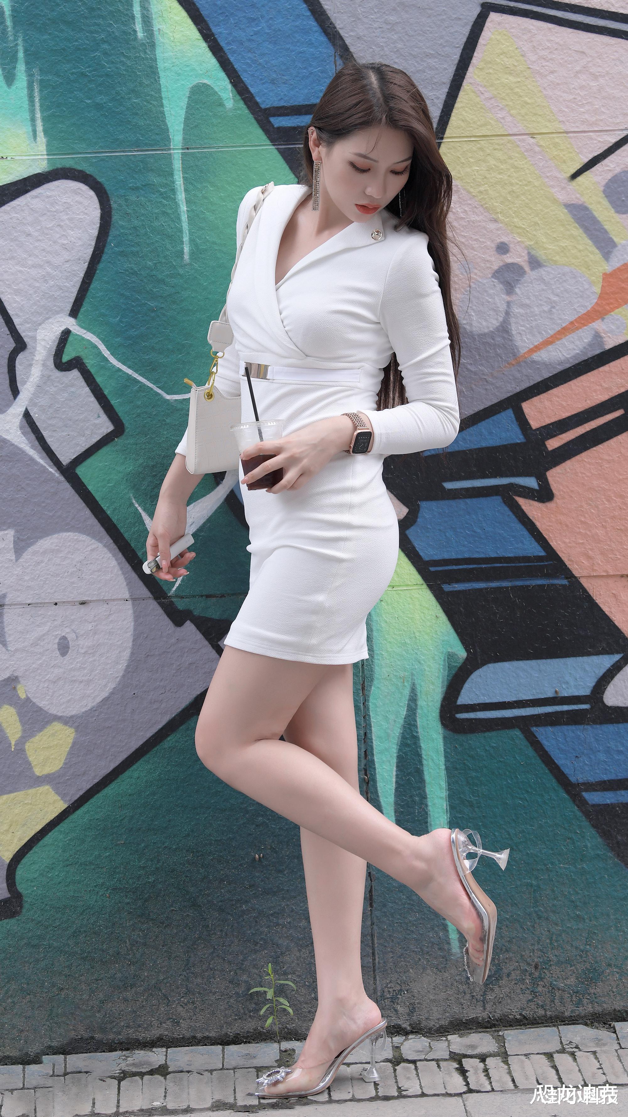 美女裸体羞羞私房照曝光，展现性感魅力，引发网友热议与收藏