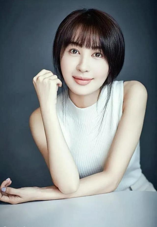 丰满的少妇极品林志玲惊艳亮相,风情万种魅力四射,引发网友热议不断 丰满的少妇极品林志玲惊艳亮相,风情万种魅力四射,引发网友热议不断