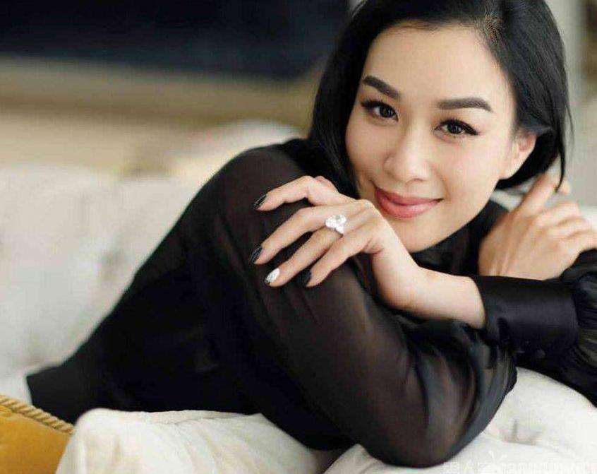 1.女同一级AV题材影视作品推荐