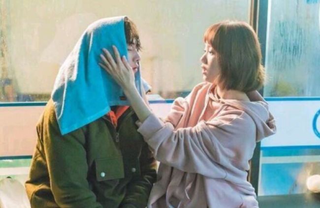 男生对女生的心动瞬间，如何巧妙表达爱意，让她感受到你的真诚