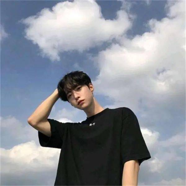 青涩少年白嫩男男Gay的纯爱故事，探索青春悸动，揭秘禁忌之恋的温柔与挣扎