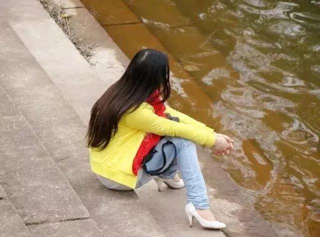 农村少妇特级黄色浜乡村情感纠葛，隐秘欲望交织，探寻背后真相与人性挣扎