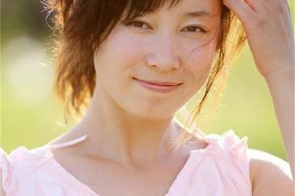 陈丽佳灯35专辑高清版震撼发布，全新视觉盛宴，点亮音乐梦想