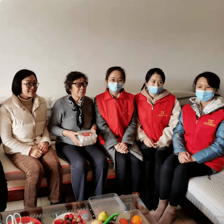 胡秀英小雷外婆高秀英的温馨故事,回忆亲情点滴,传承家族爱与温暖 胡秀英小雷外婆高秀英的温馨故事,回忆亲情点滴,传承家族爱与温暖