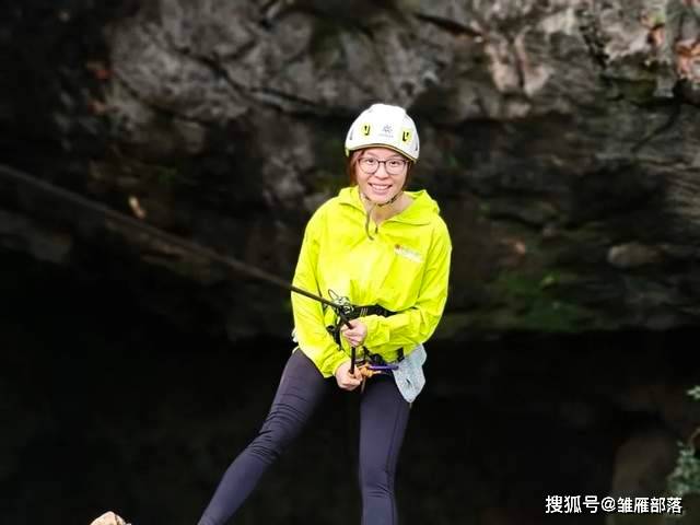 1.胡秀英野外激情探险记