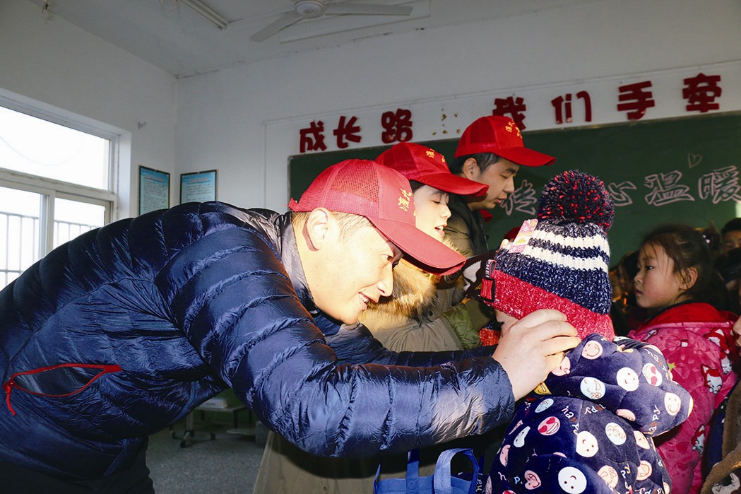 国内农村老头老太的日常生活，展现乡村风情，传递温暖故事