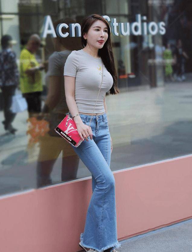 中国熟女老女人图片欣赏，优雅气质写真，展现成熟女性魅力