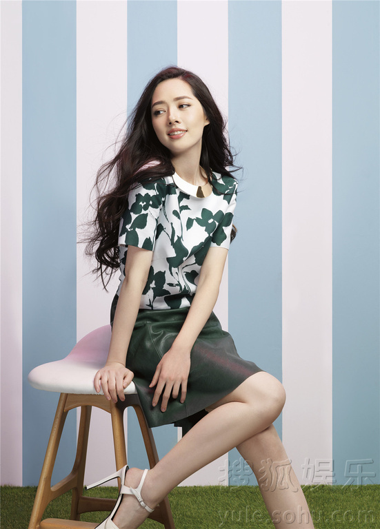 欧美丰满少妇浜风情写真,性感魅力,成熟韵味,展现自信美 欧美丰满少妇浜风情写真,性感魅力,成熟韵味,展现自信美