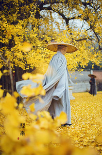 伊人蜜桃av甜美绽放，撩人瞬间引爆心动，唯美画面令人沉醉