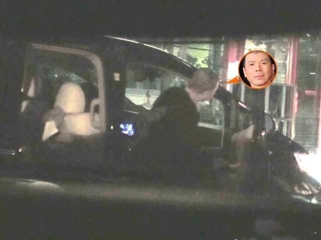 欧美A片免费看人妇激情热辣，夫妻真实偷拍，深夜成人影院
