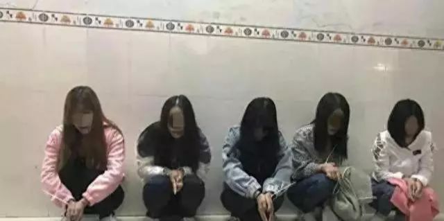 打工女人被偷拍做爱全过程曝光，隐私遭侵犯，社会热议不断