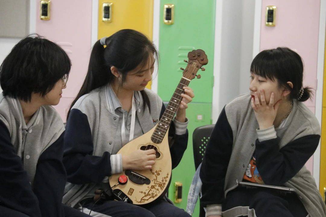女子比里免费看精彩剧情，独家资源尽在这里，畅享无广告高清体验