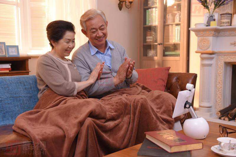 中国老头操奶奶晚年生活故事，乡村爱情回忆，传统家庭温情